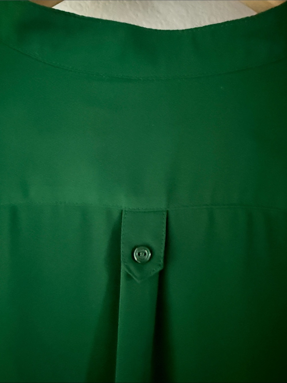 41 Hawthorn Colibri Emerald Green Roll Tab Long Sleeve Split-Neck Blouse, Size M - Picture 7 of 11